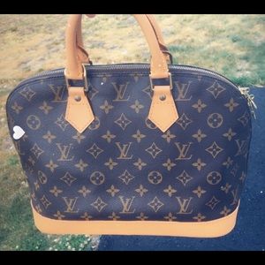 Louis Vuitton alma medium size
